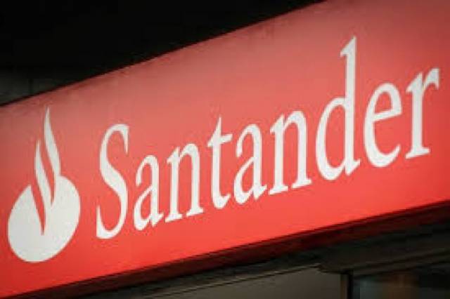 Santander aumenta custo do plano de saúde dos funcionários