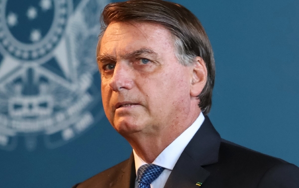 Aprovação de Bolsonaro despenca e até movimentos de direita aderem a impeachment