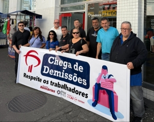 Sindicato faz ato em Nova Iguaçu contra demissões e fechamento de agências do Bradesco