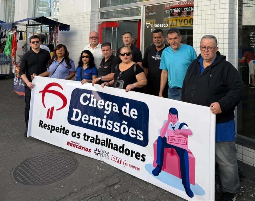 Sindicato faz ato em Nova Iguaçu contra demissões e fechamento de agências do Bradesco