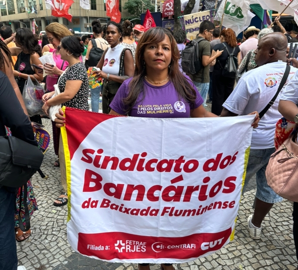 Sindicato dos Bancários da Baixada Fluminense participa de Ato do Dia Internacional da Mulher no Centro do RJ