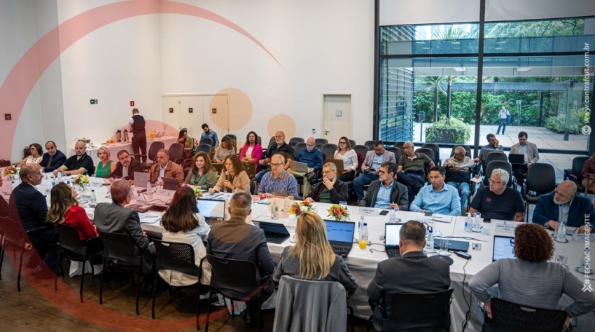 Mesa de Saúde debate condições de trabalho e saúde mental dos bancários
