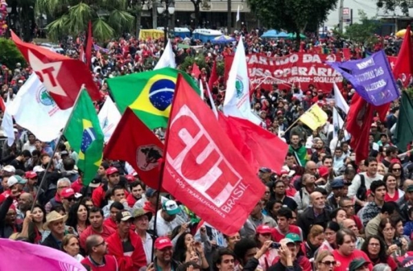 Atos pela democracia acontecem em todo o país nesta quinta (11)