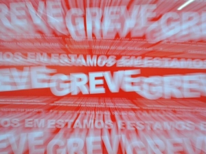 Projeto que ameaça direito de greve dos bancários volta à pauta
