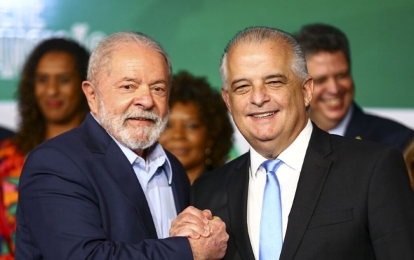 Reduzir juros em 1% injetaria R$ 60 bi na economia, afirma França: ‘Mais obra, mais emprego’