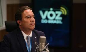 Presidente da Caixa entrega carta de demissão, mas nega acusações de assédio sexual