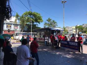 SindBaixada realiza ato no Centro de Duque de Caxias em defesa da Caixa 100% pública
