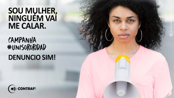 Mulheres protestam contra a violência nesta quinta-feira (25)