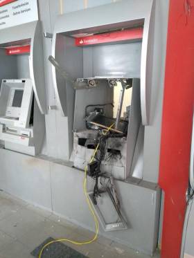 Criminosos explodem agência bancária em Nilópolis