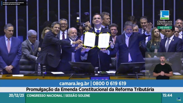 Reforma tributária foi promulgada nesta quarta-feira (20)