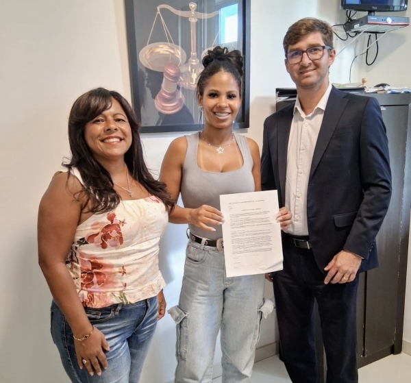 Sindicato dos Banc&aacute;rios da Baixada Fluminense reintegra funcion&aacute;ria do Ita&uacute;