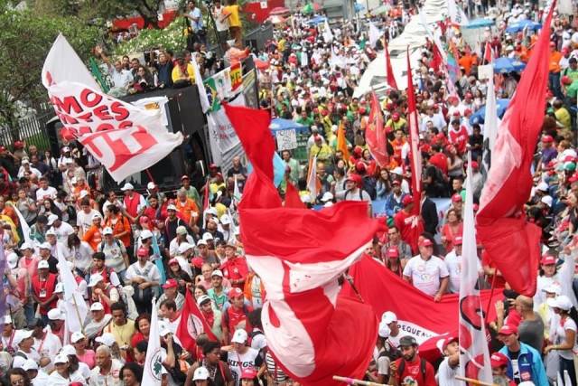 Ato em defesa da soberania nacional no RJ tem presença do SindBaixada