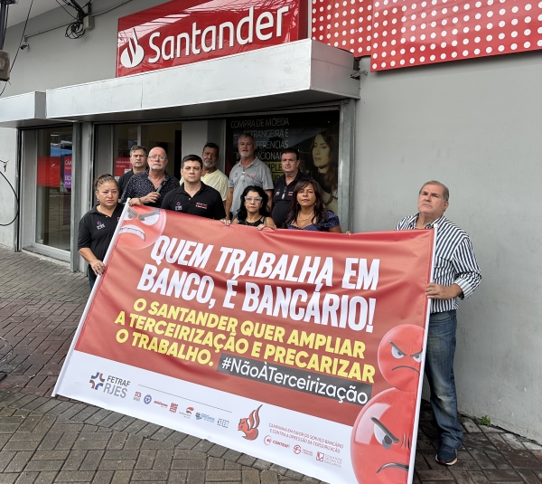 Sindicato dos Bancários da Baixada Fluminense protesta contra terceirizações em agências do Santander