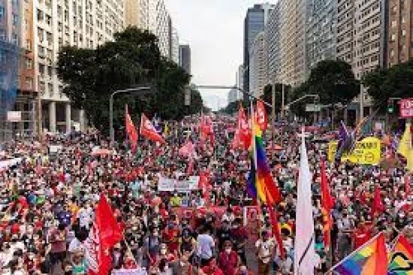 Movimentos populares voltam às ruas nesta quinta em defesa da democracia e por direitos