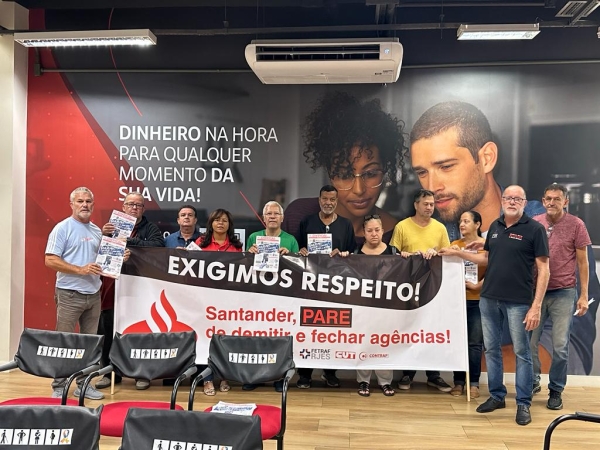 Sindicato dos Bancários da Baixada Fluminense protesta por &quot;Mais Agências, Mais Bancários e Mais Segurança&quot; no Santander